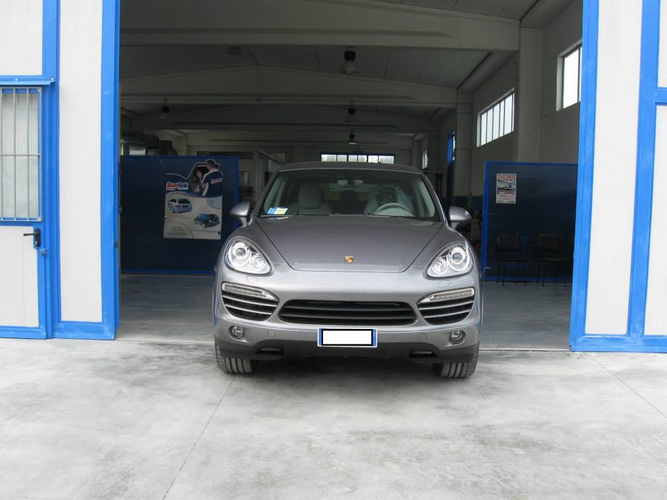 Auto dopo intervento di riparazione