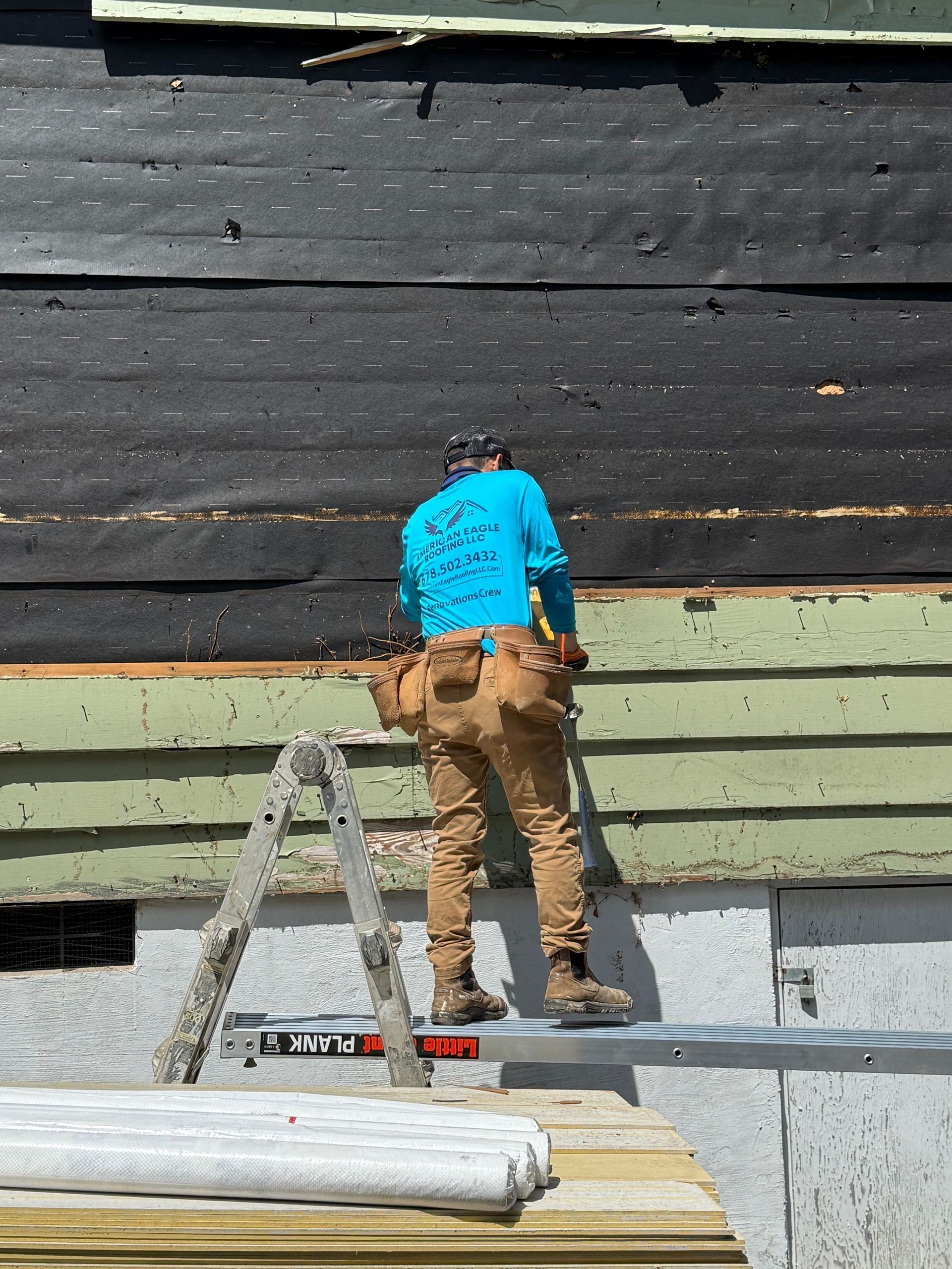 Old Roof in need of replacement in Dacula Georgia