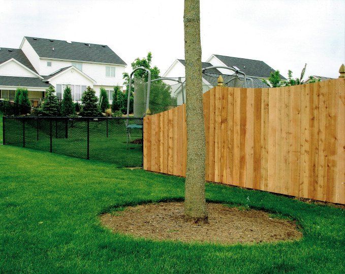 The Pros and Cons of Having a Fenced in Yard