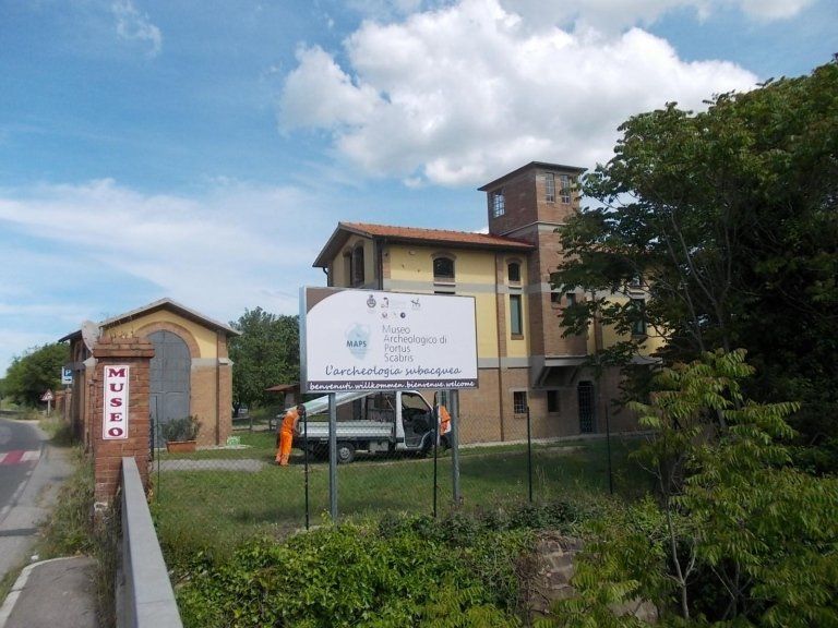 cartellone pubblicitario per aziende