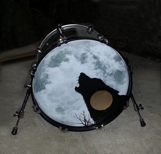 grancassa personalizzata con logo della band