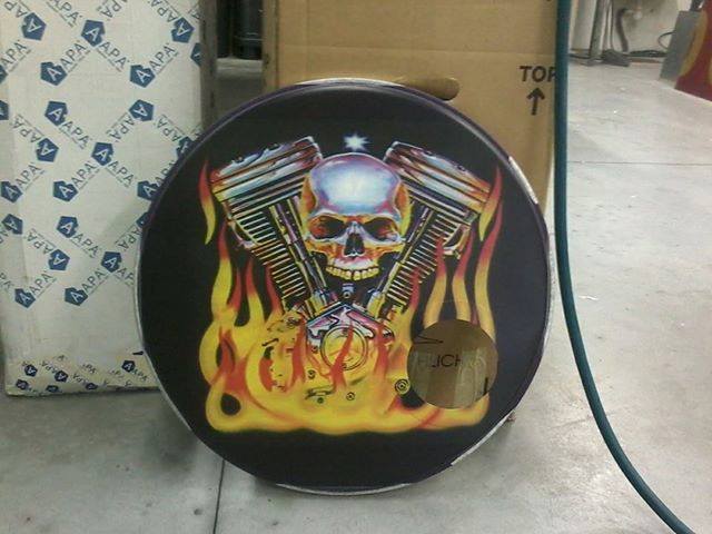 grancassa con logo della band