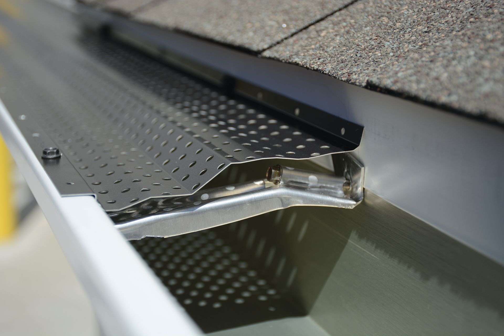 Gutter cleaning 2