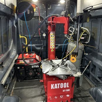 Primary Keyword (Main Focus):
mobile tire repair Miami