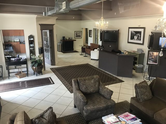 Lobby Area — Clifton, NJ — Evergreen Commercial Real Estate Brokers Inc