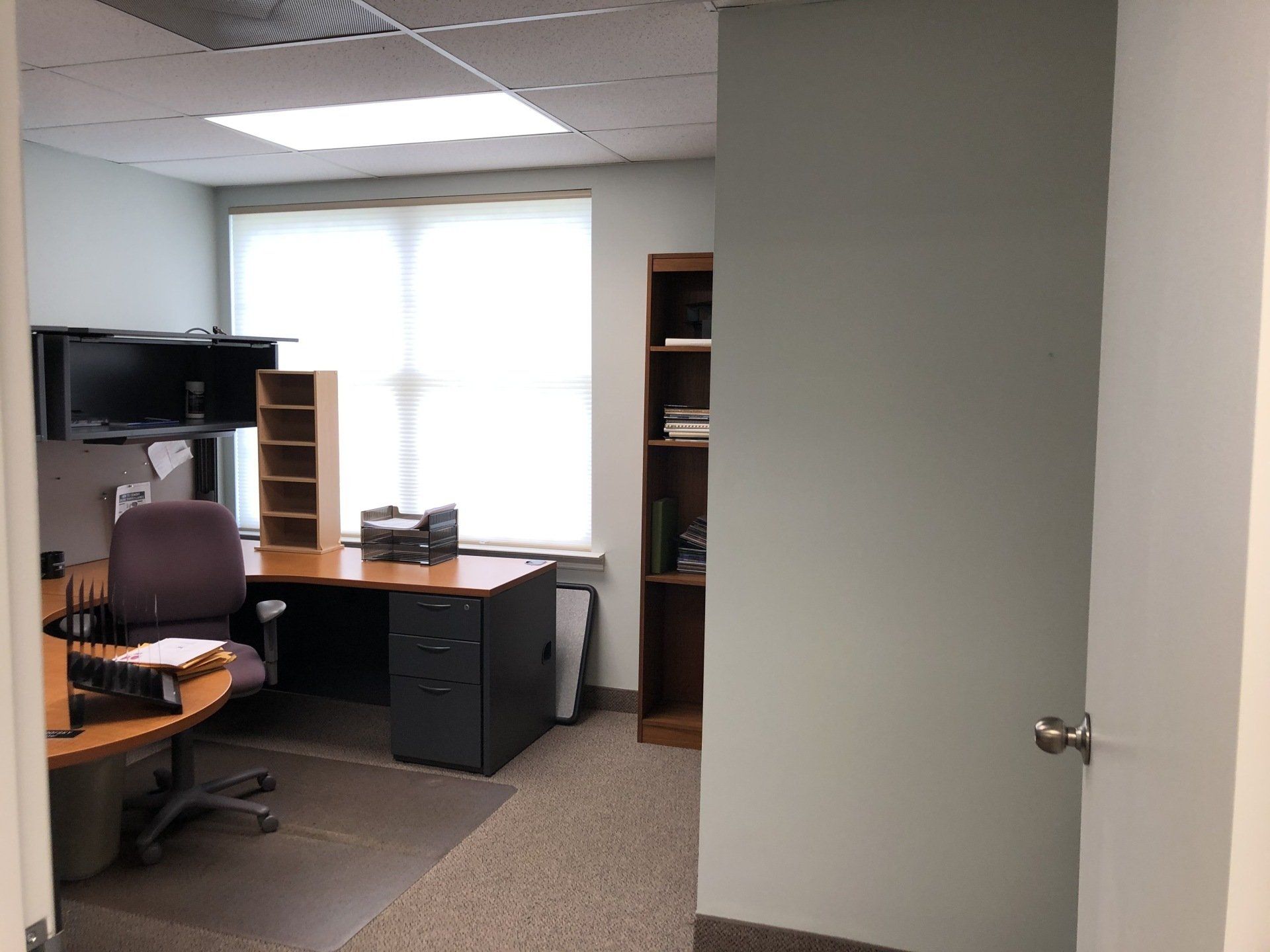 Office Condo Private Office Desk — Clifton, NJ — Evergreen Commercial Real Estate Brokers Inc