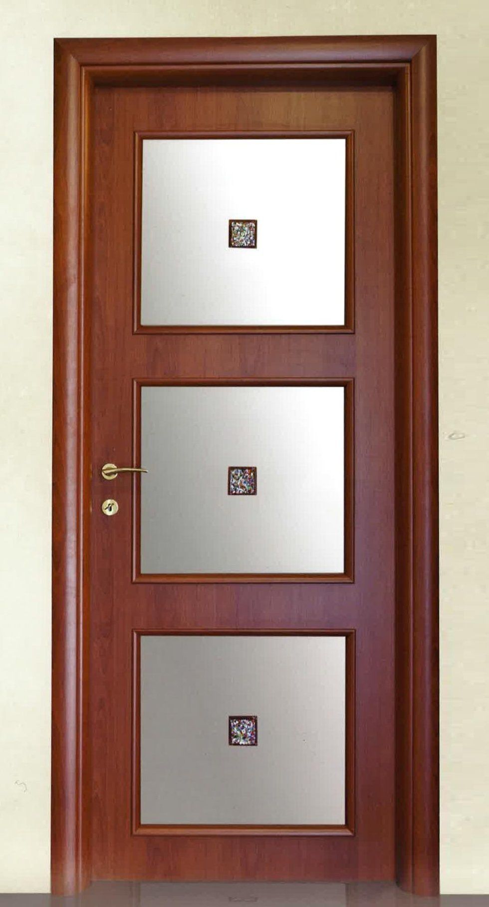 Porta in laminato con grandi inserti in vetro