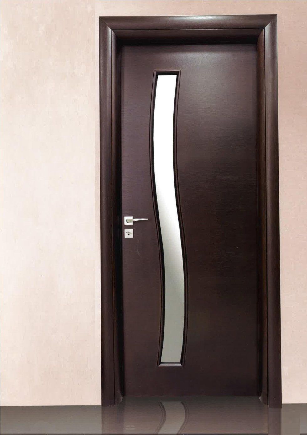 Porta in laminato con inserto sinusoidale in vetro