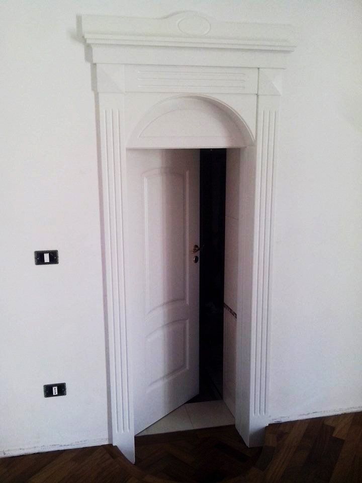 porta in legno personalizzata bianca