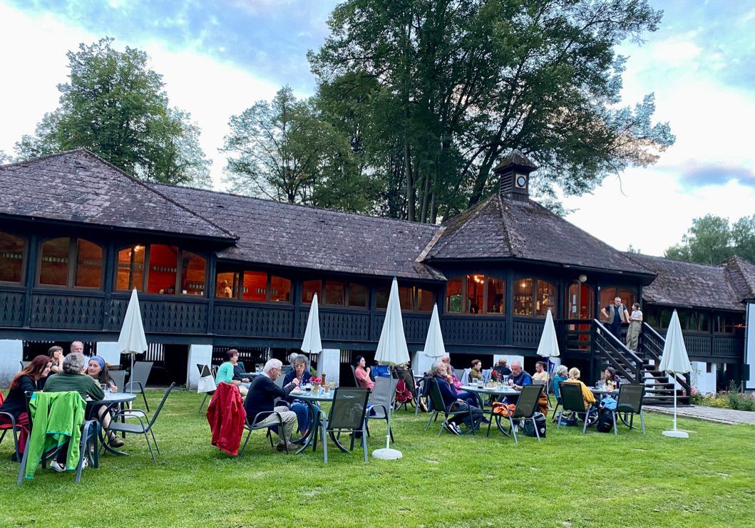 Sommer-Genuss: Essen am Wasser beim „kulinarischen Montag Abend