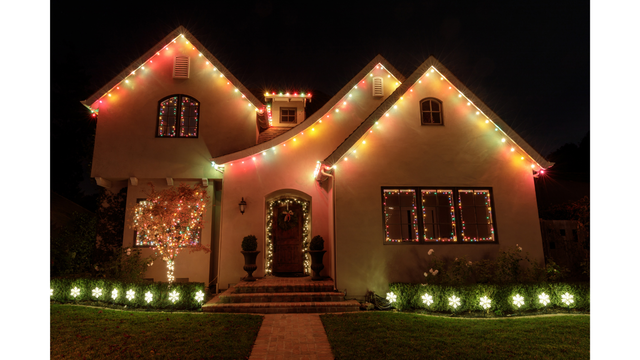 Christmas lights hanging service near me