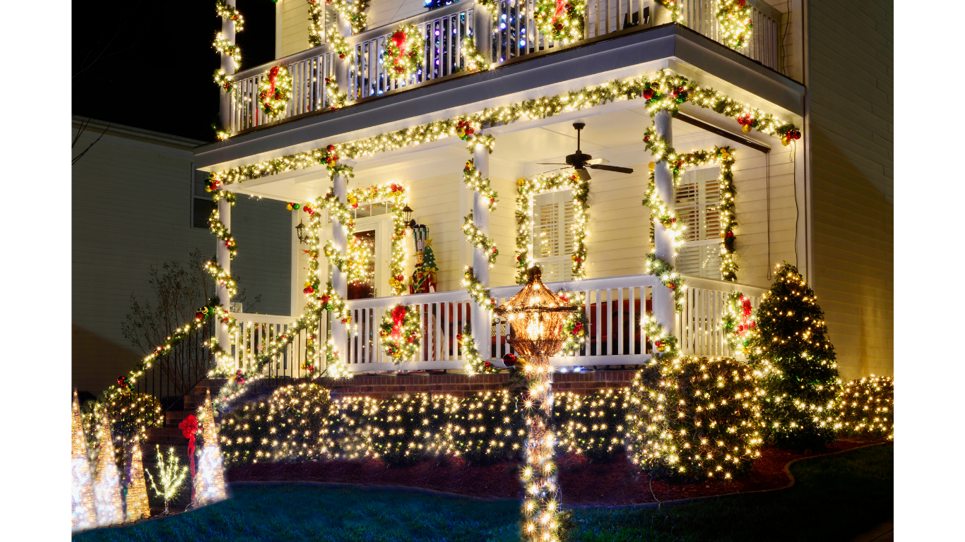 Holiday lighting service near me