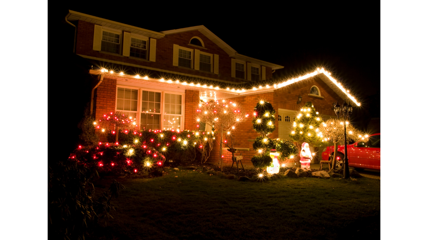 Holiday lighting near me