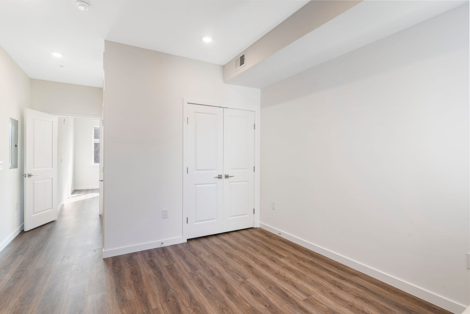 Interior Photo of 54th Street