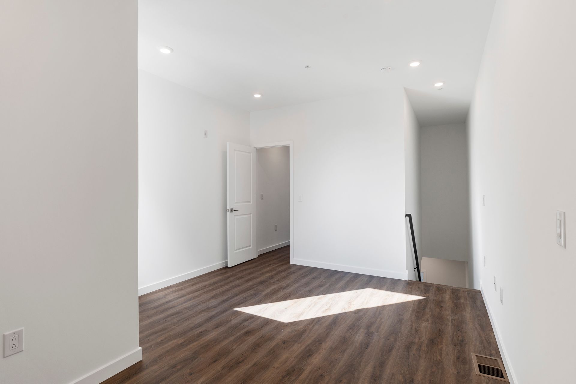 Interior Photo of 54th Street