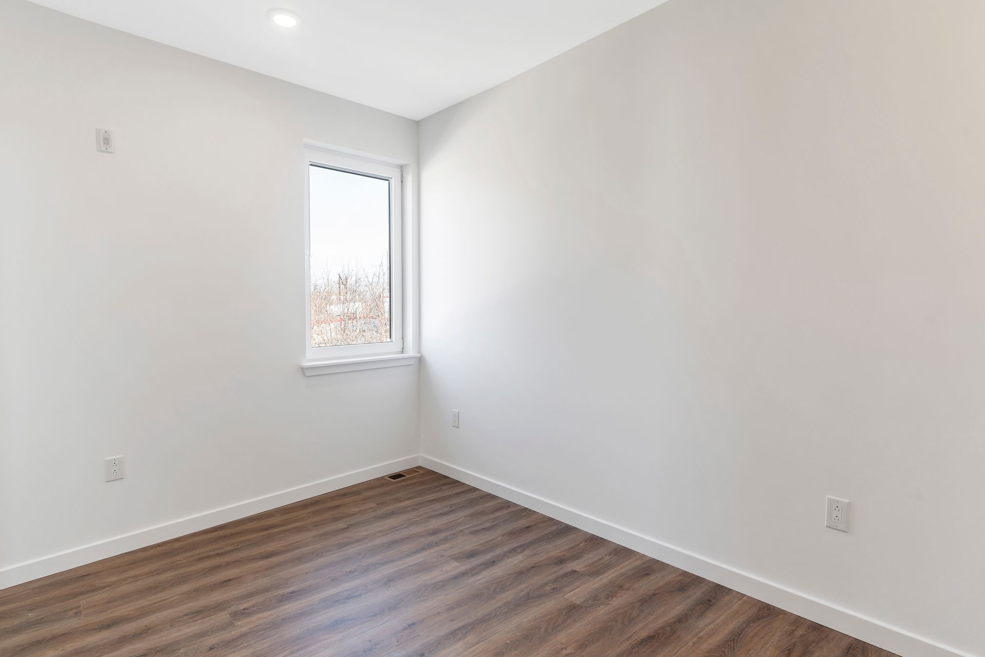 Interior Photo of 54th Street