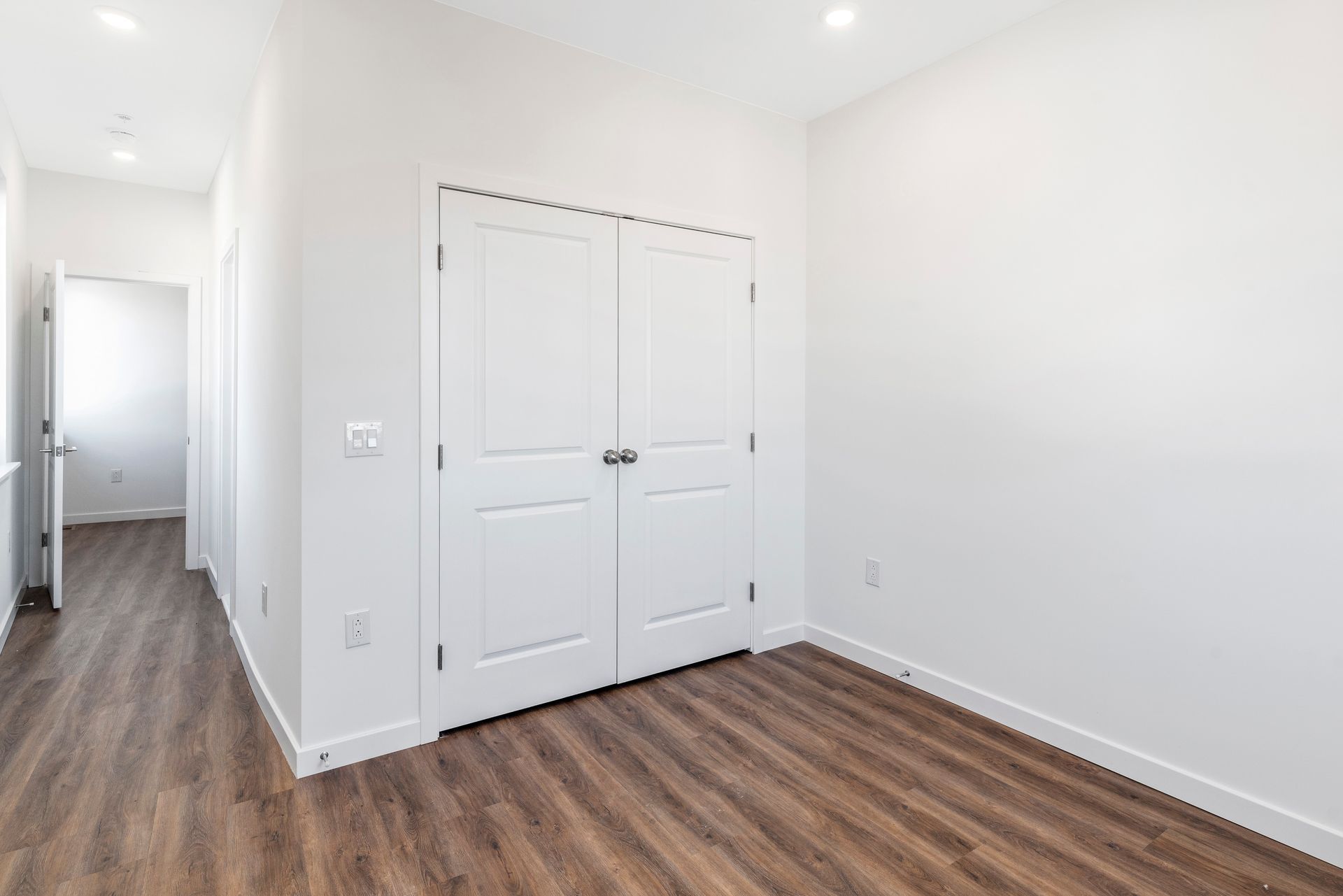 Interior Photo of 54th Street