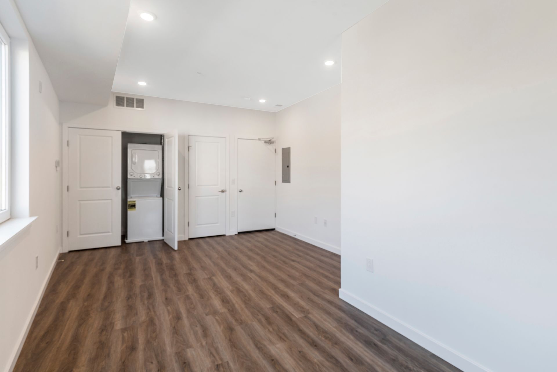 Interior Photo of 54th Street