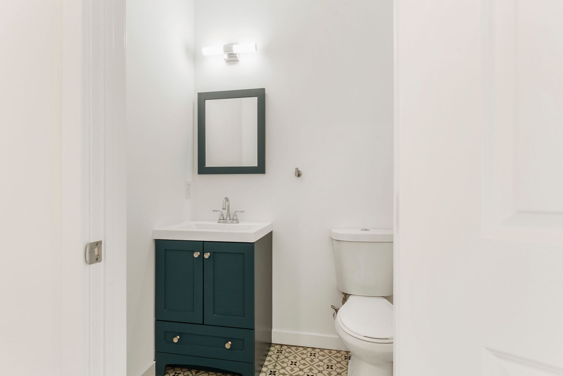 Interior Photo of 54th Street