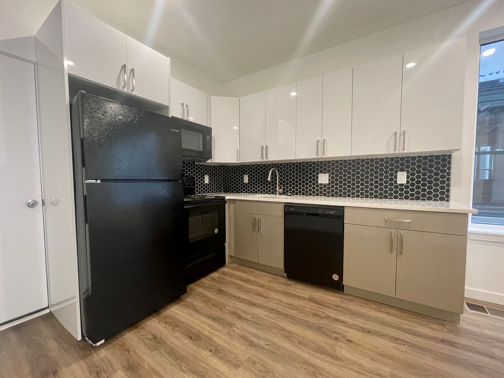 Interior Photo of 54th Street