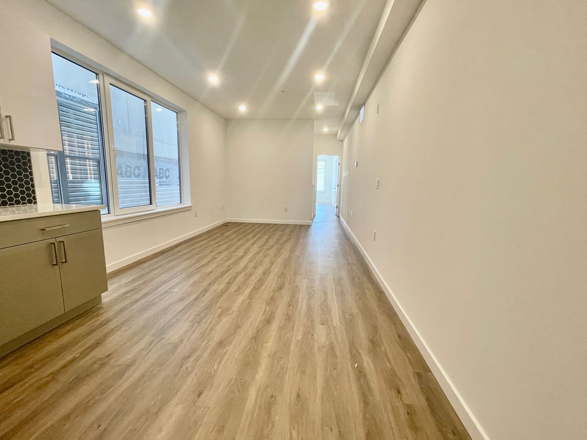 Interior Photo of 54th Street