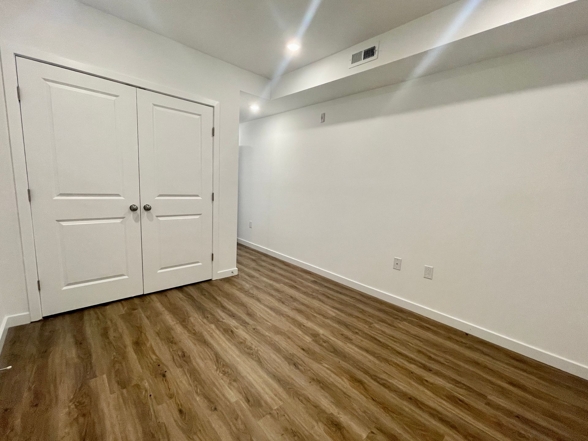 Interior Photo of 54th Street