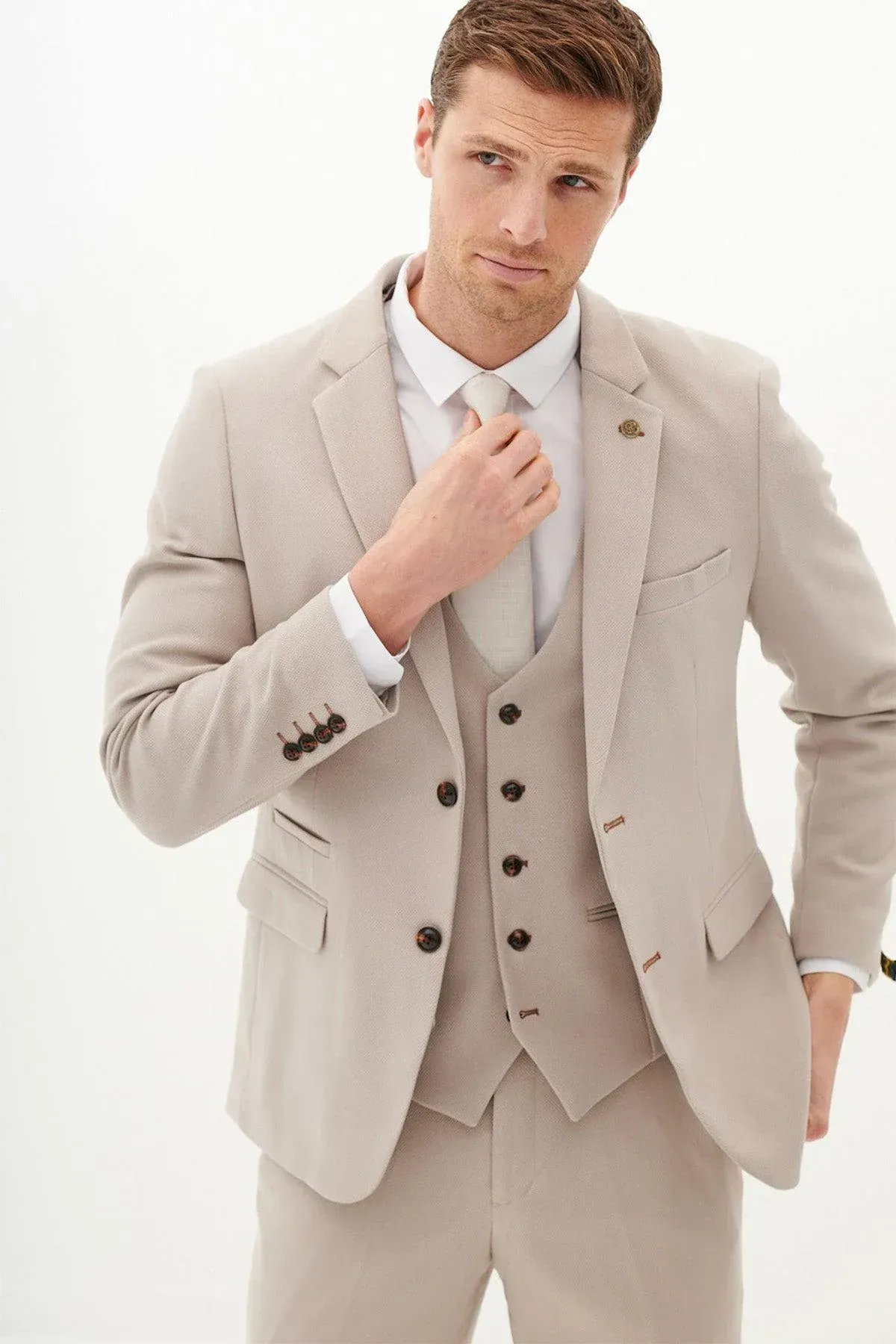 SUITS & ACCESSORIES TO BUY