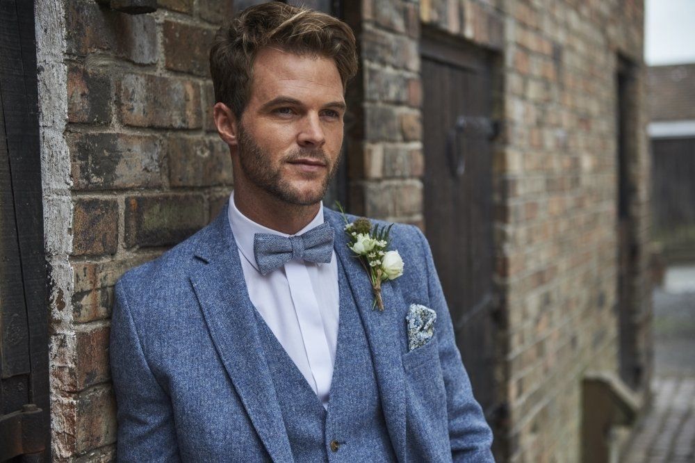 SUITS & ACCESSORIES TO BUY