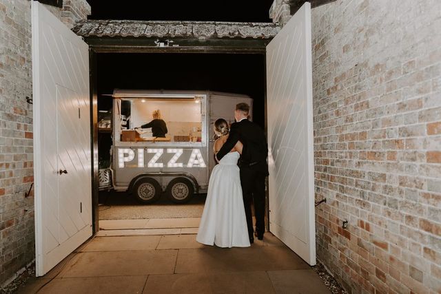 Brick oven pizza catering wedding | Honestweddingadvice.com