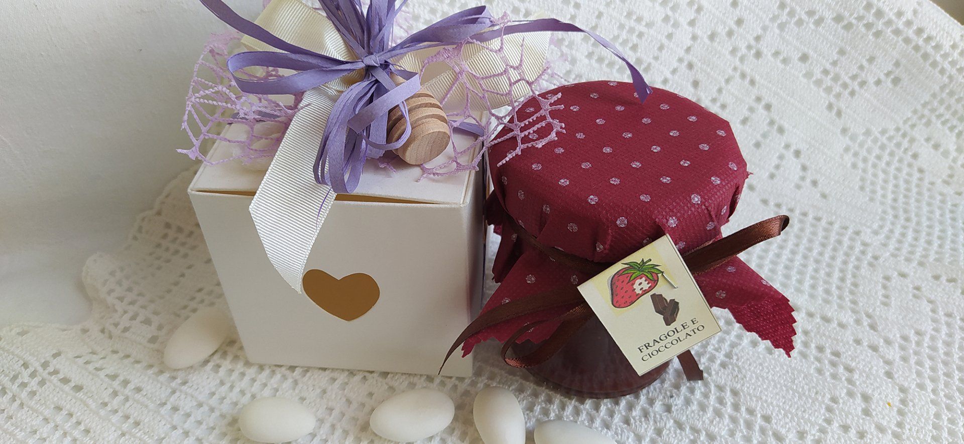 bomboniere con vasetto di crema di nocciole