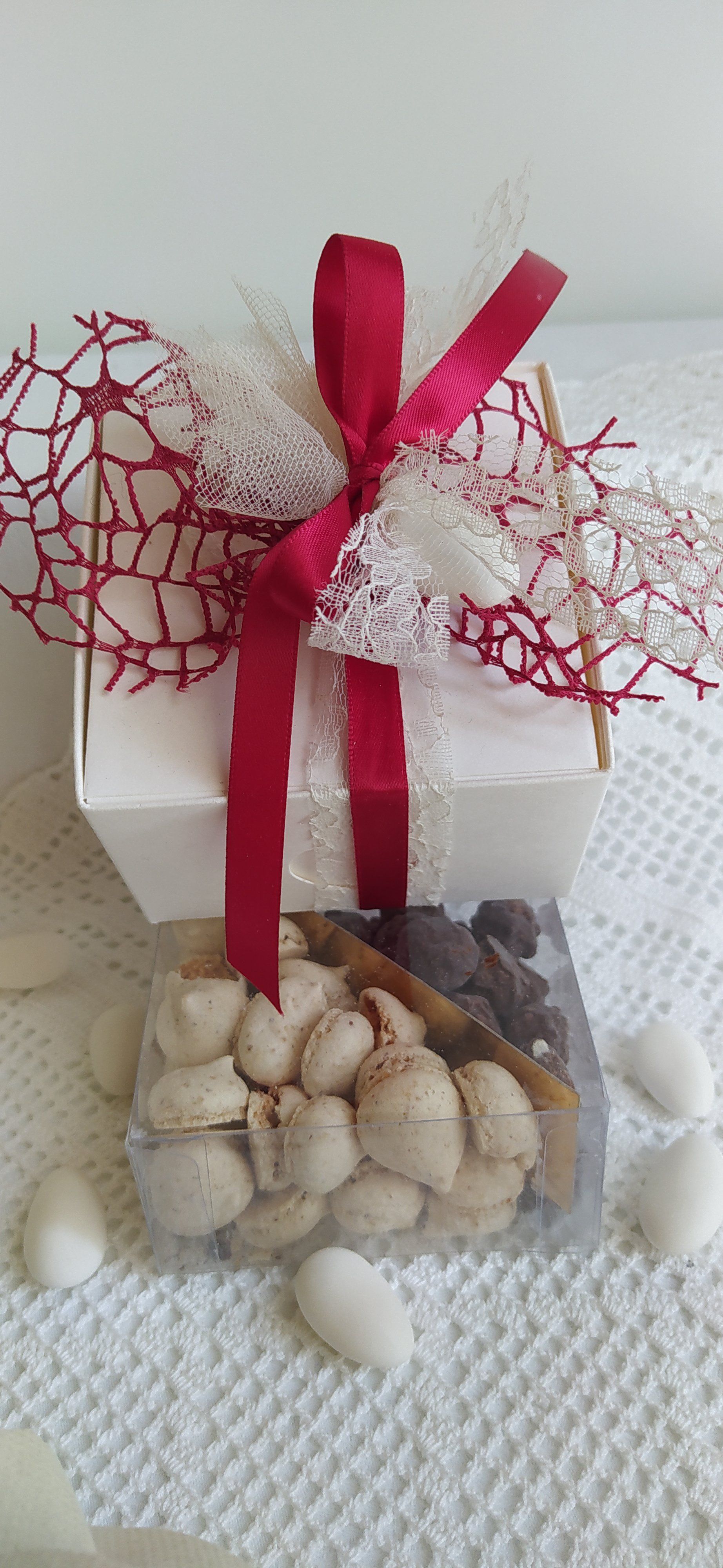 bomboniera regalo con nocciole