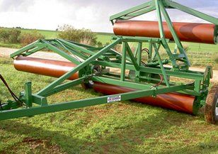 Big Hydraulic Land Roller - Shea-Oak Log, SA - Leske Engineering