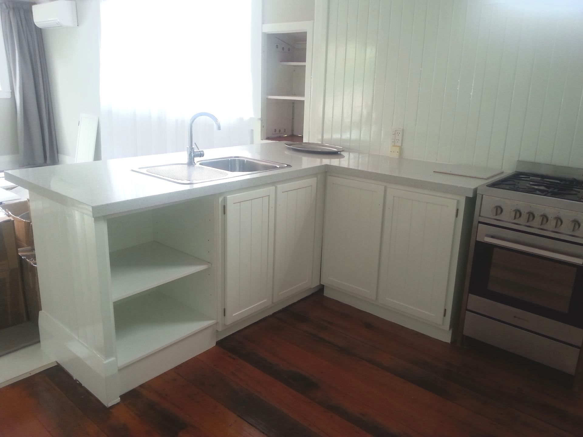 White Paint Cabinet - Auckland, NZ - Papakura Furniture & Door Refinishers Limited