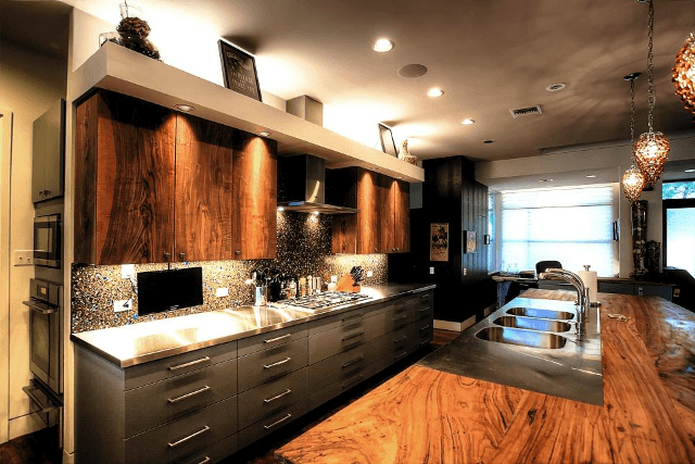 Amazing kitchen textures and lighting
