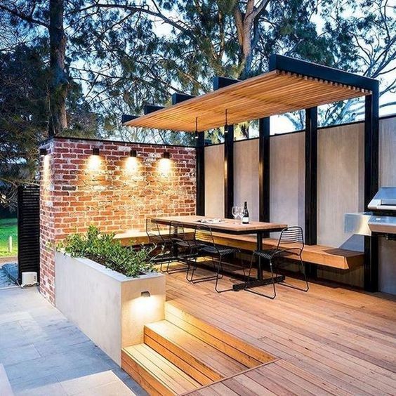 Fence or wall to shelter your outdoor living area