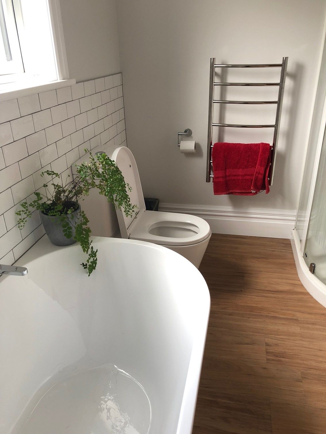 transform your ensuite with freestanding bath tub