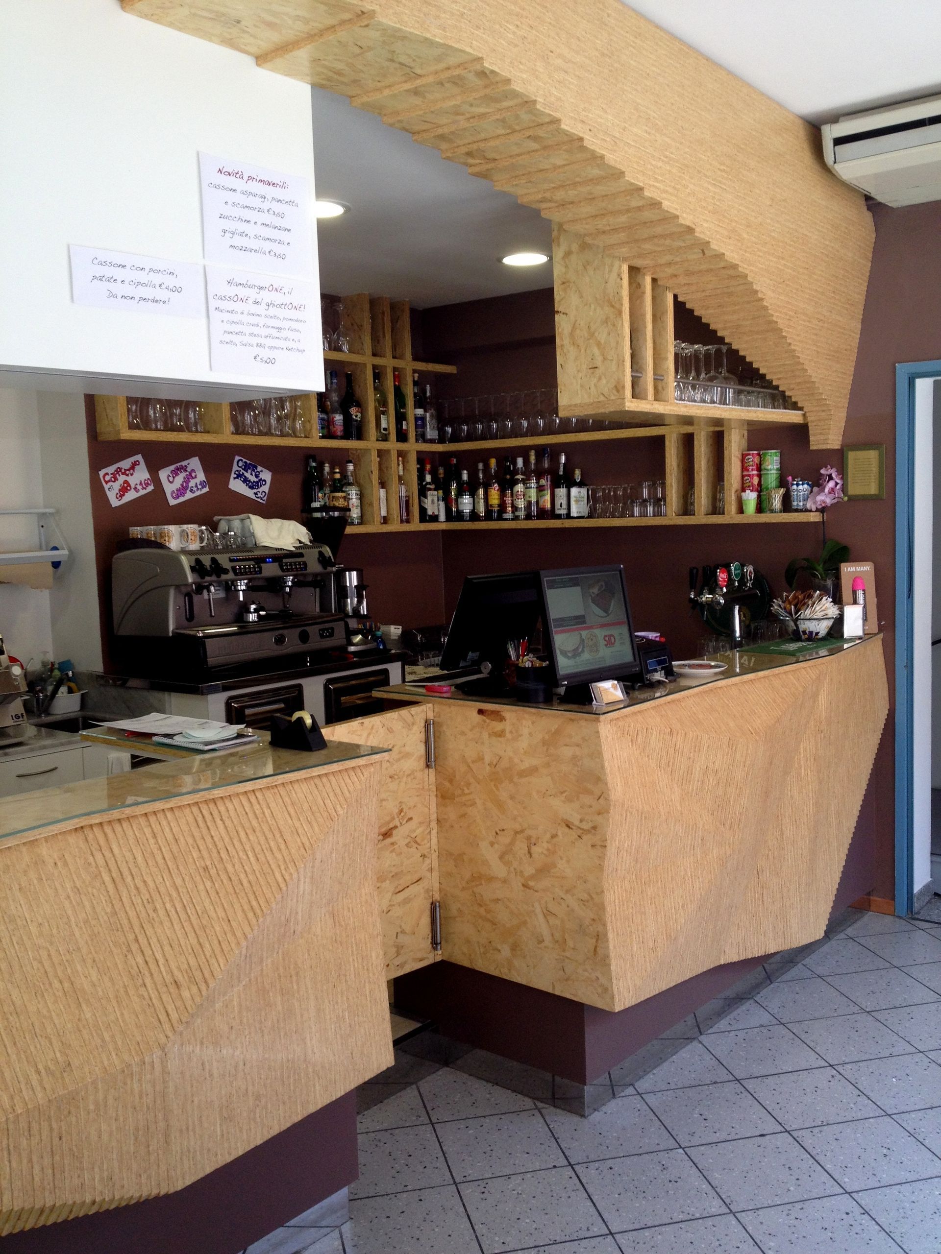 modello arredamento su misura per attività