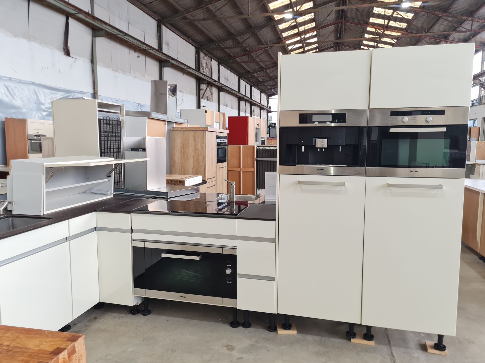 Küche Weiß Matt mit Barista Element 1522