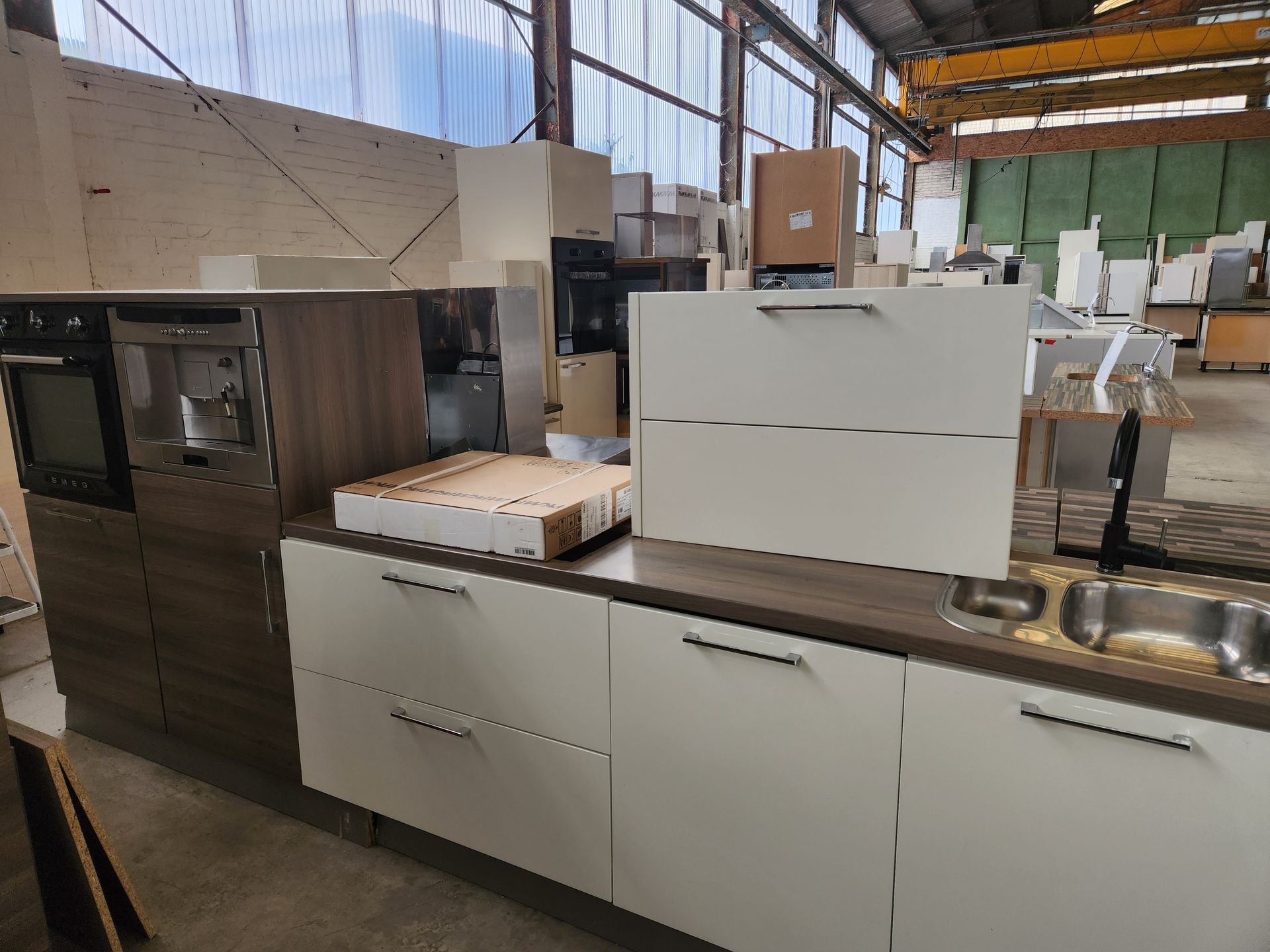 Küche Magnolia Matt & Walnuss Dekor 11419