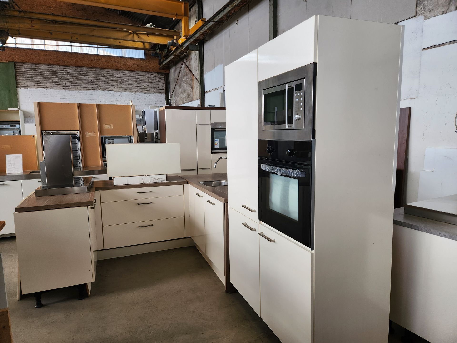 Küche Creme Matt & Holzdekor 2323