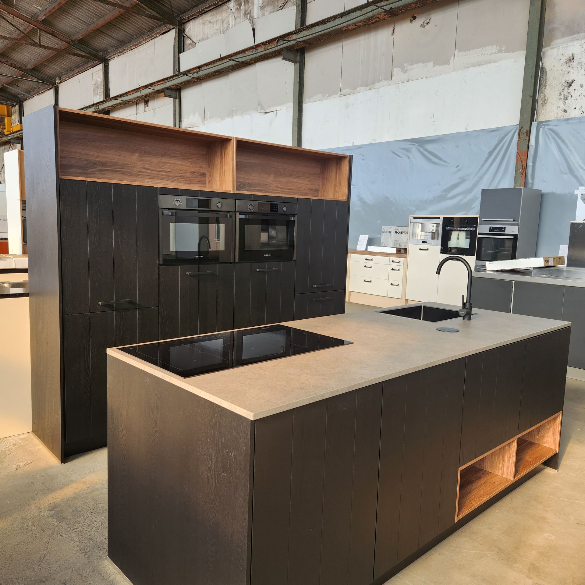 Küche Schwarz-Eiche & Betonoptik 4946