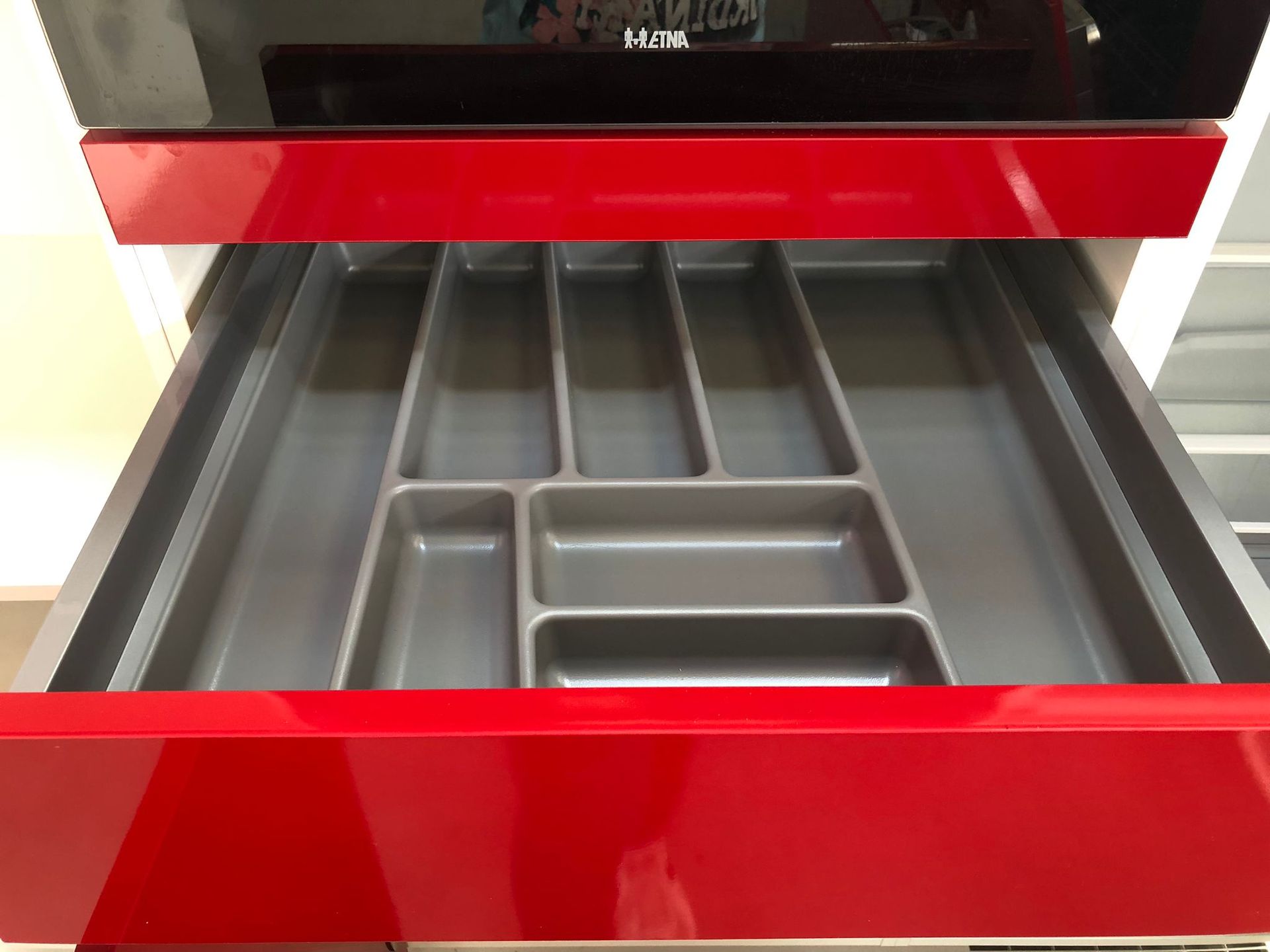 Küche Rotglanz & Betonstil 3761