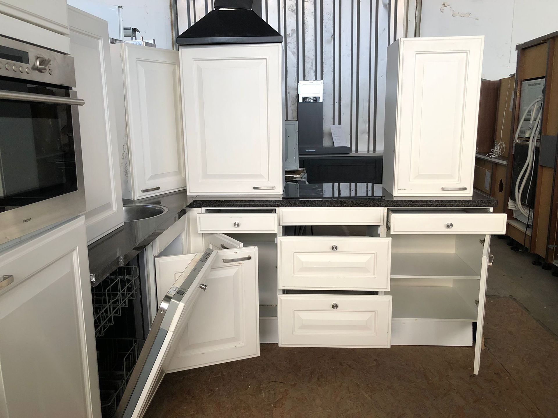 Küche Elfenbein & Schwarze Eleganz 10113