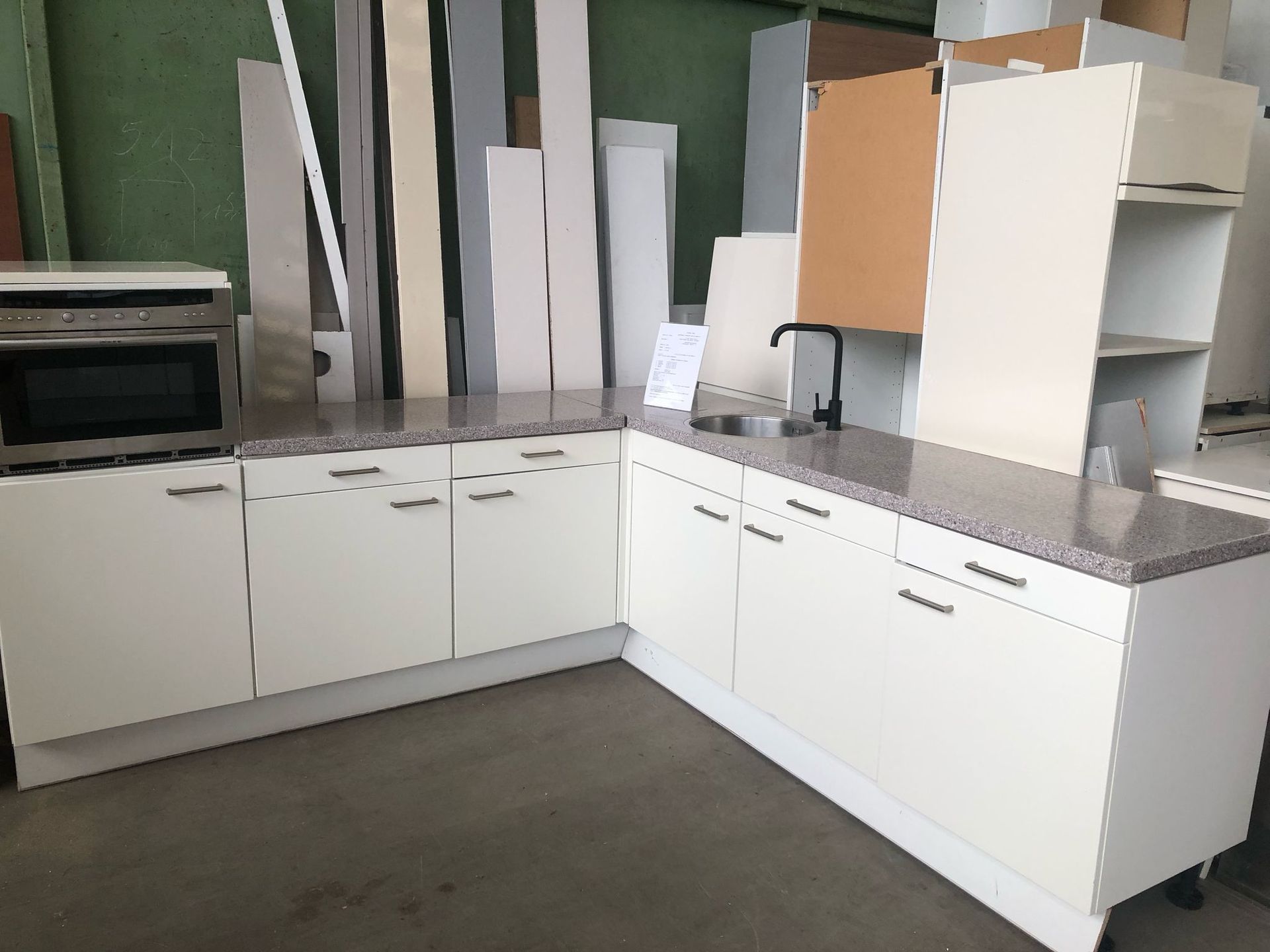 Küche Cremeweiß & Granitgrau 12999