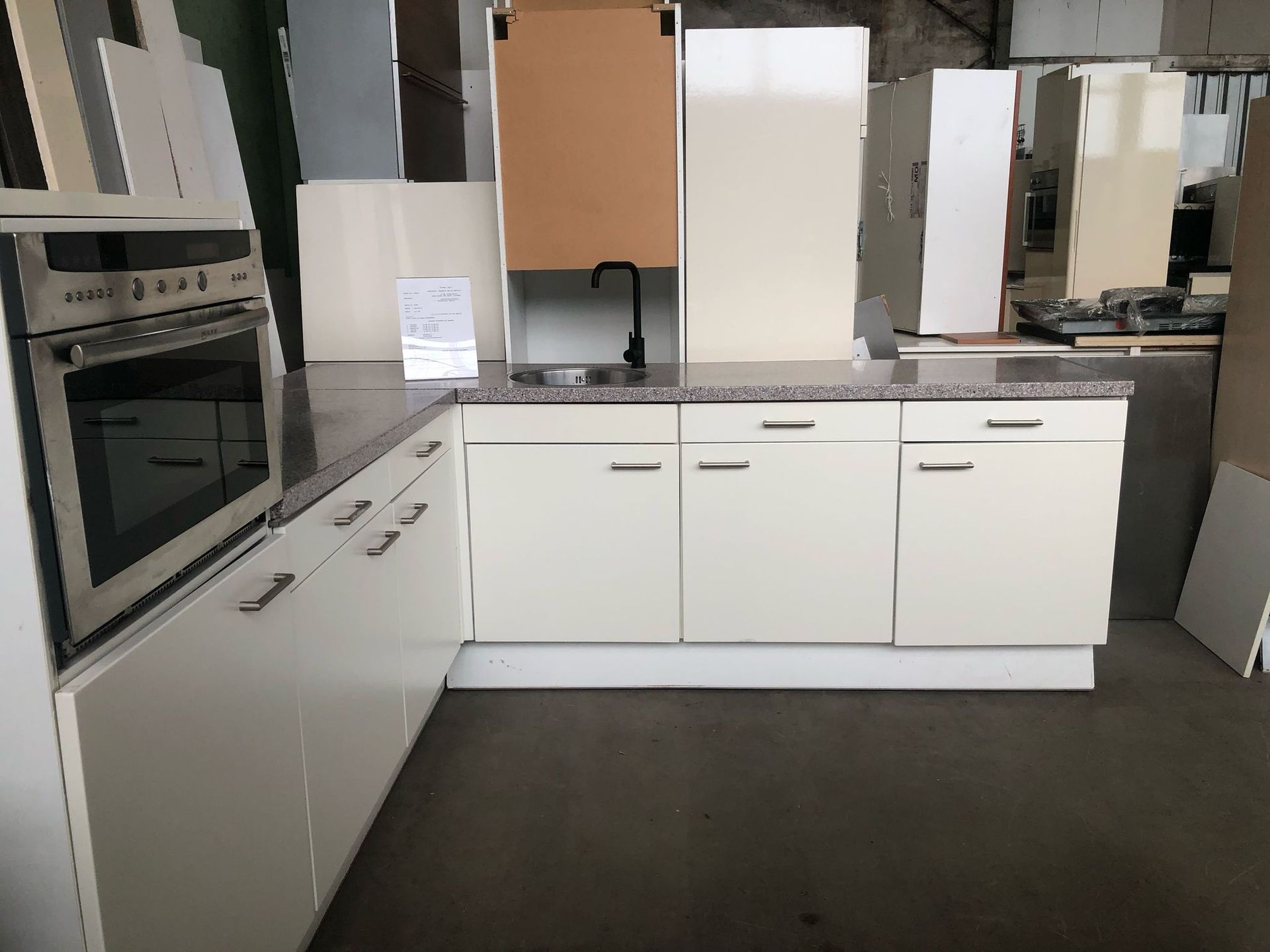 Küche Cremeweiß & Granitgrau 12999