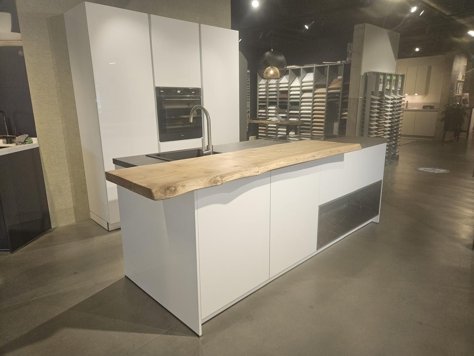 Küche Weiß Hochglanz & Wildeiche 3740