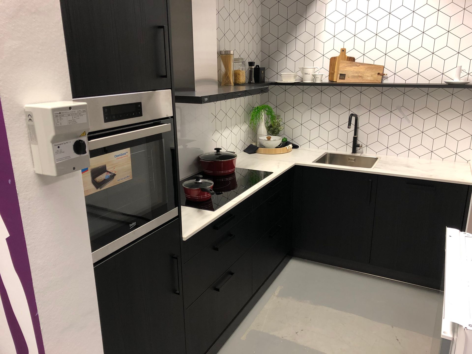 Küche Schwarz Matt & Marmorweiß 4616