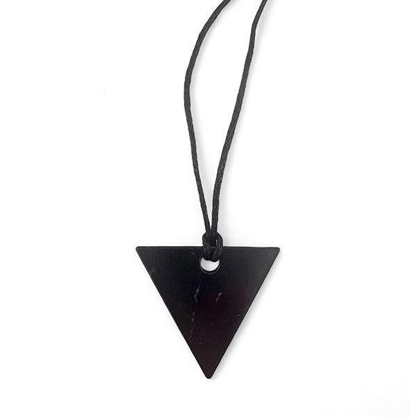 Pendente Shungite Triangolo Femminile