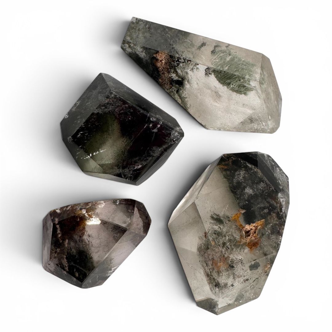 Quarzo Sciamanico (Lodolite) Forme Libere Levigate