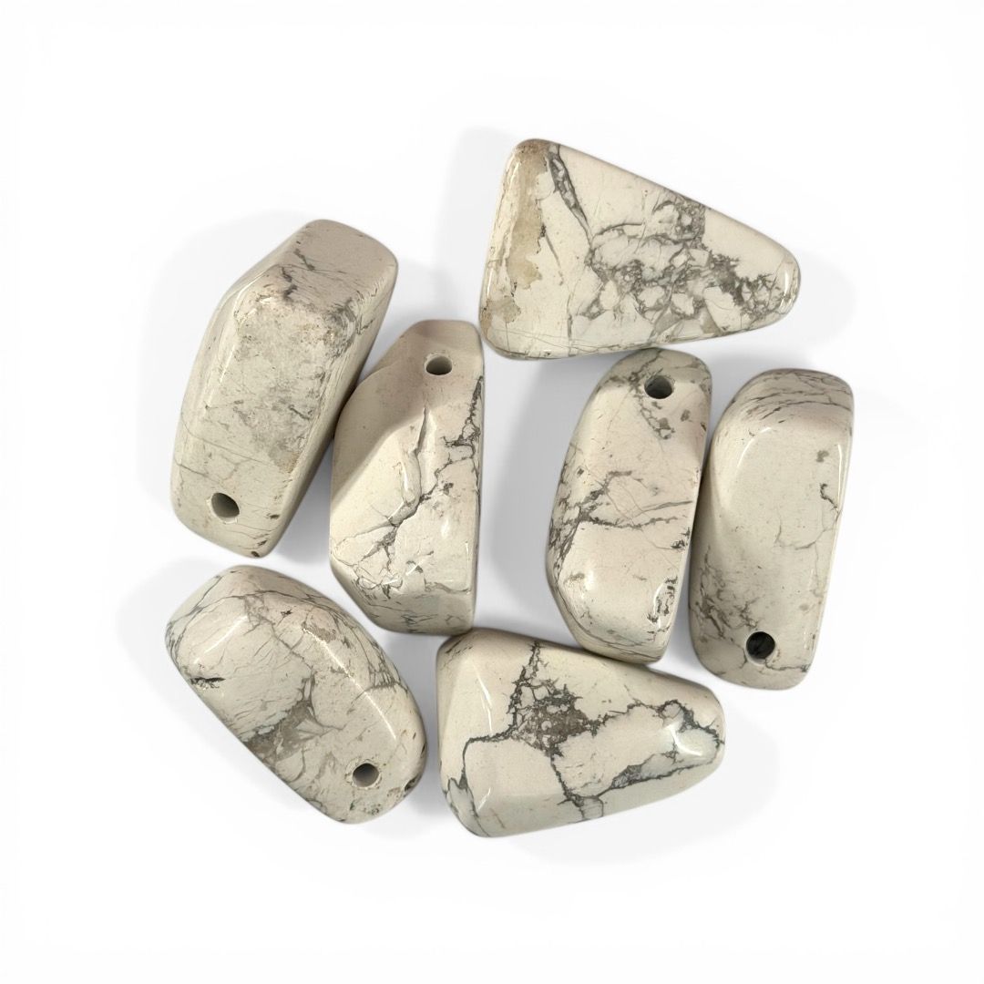 Pietra Burattata Forata Howlite